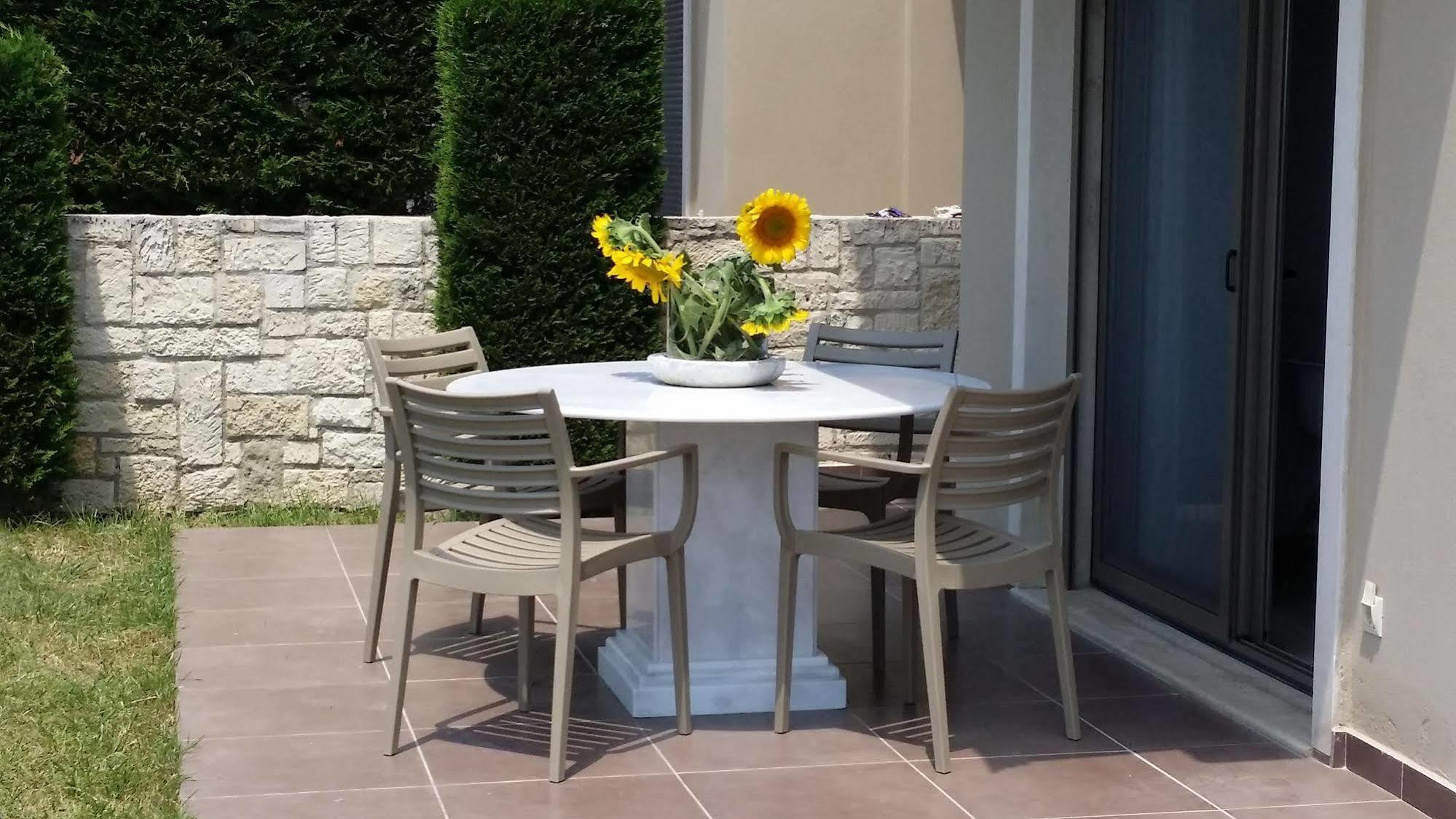 Niovi Boutique Apartments Afytos Dış mekan fotoğraf